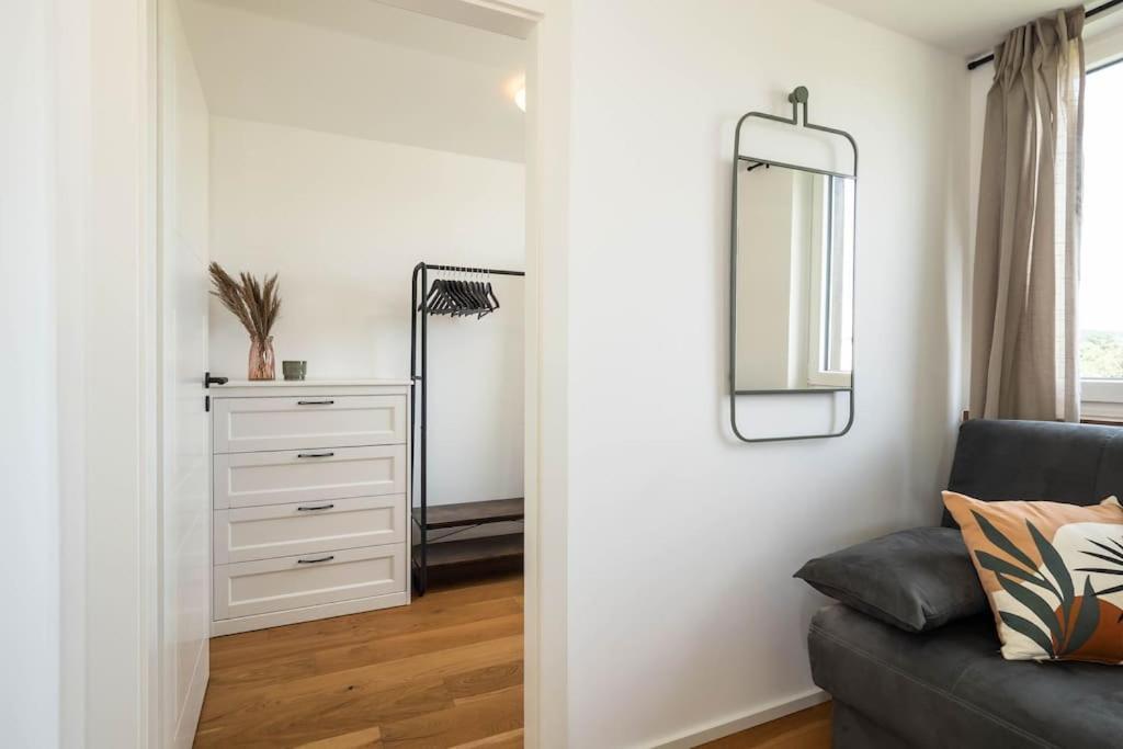 Luxury Apartment On The Rhein 부징겐엠호크리엔 외부 사진